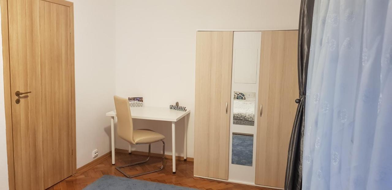 Petuniei Apartment Brassó Kültér fotó