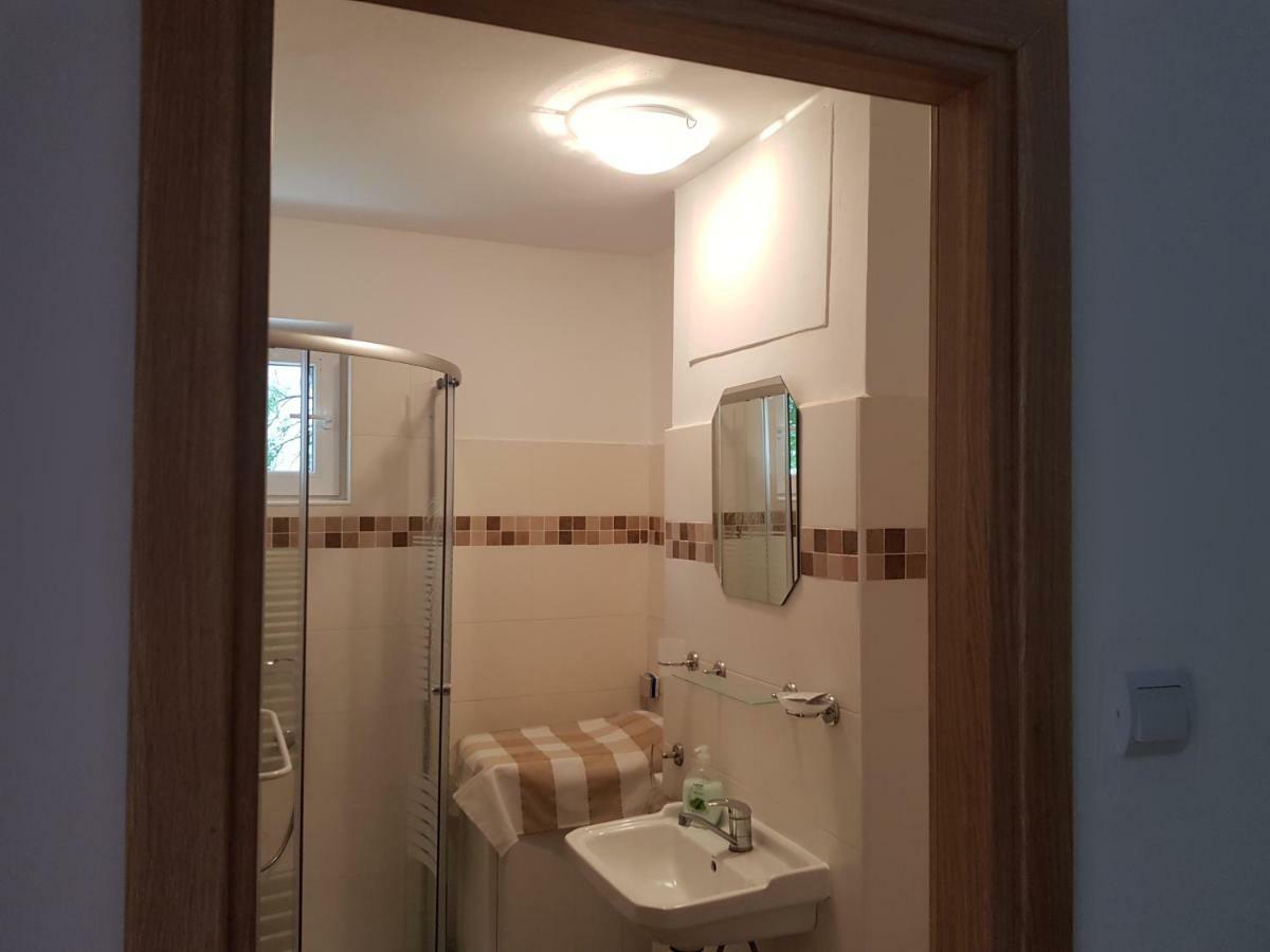 Petuniei Apartment Brassó Kültér fotó